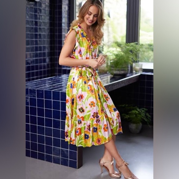 Frnch Paris Dresses & Skirts - NWT FRNCH PARIS beautiful Floral wrap around sleeveless Multicolor dress w/ tie.
